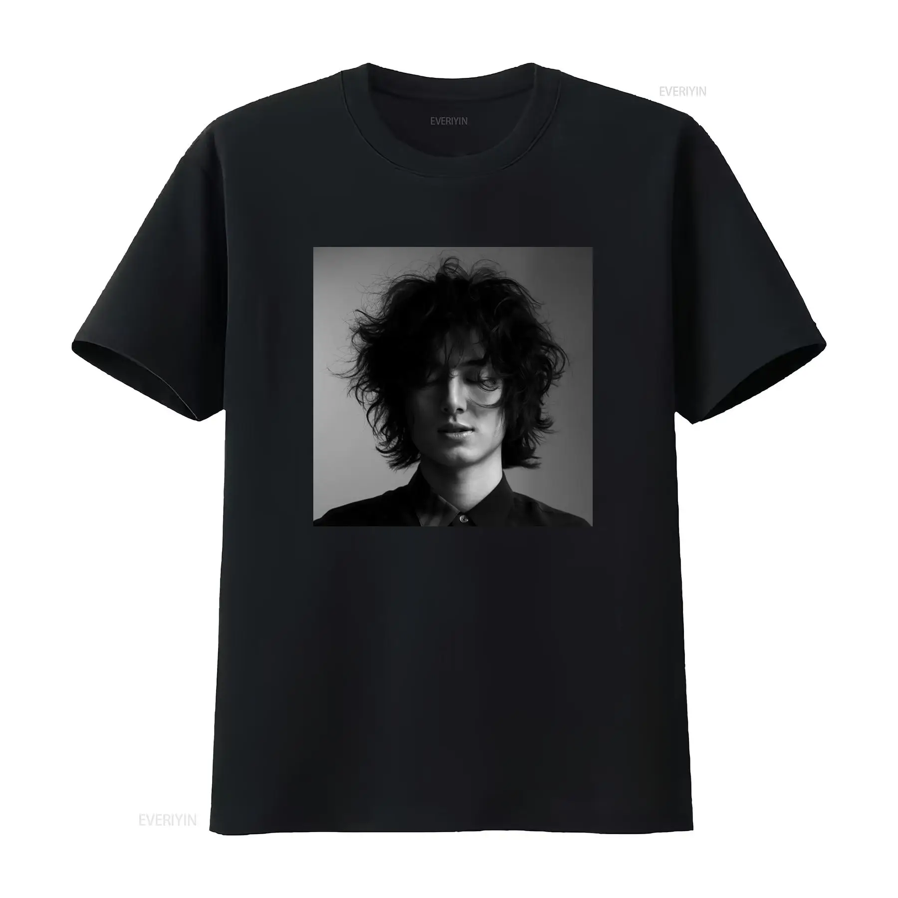 Mens Fashion Help - フジイカゼにインスパイアされたクラシックTシャツ、ヘルプ・エバー・ハート・ネバーデザイン、トレンディなファッション愛好家のためのデザイン、ヴィンテージウォッシュ加工、ソフトでカジュアル、スタイリッシュ。